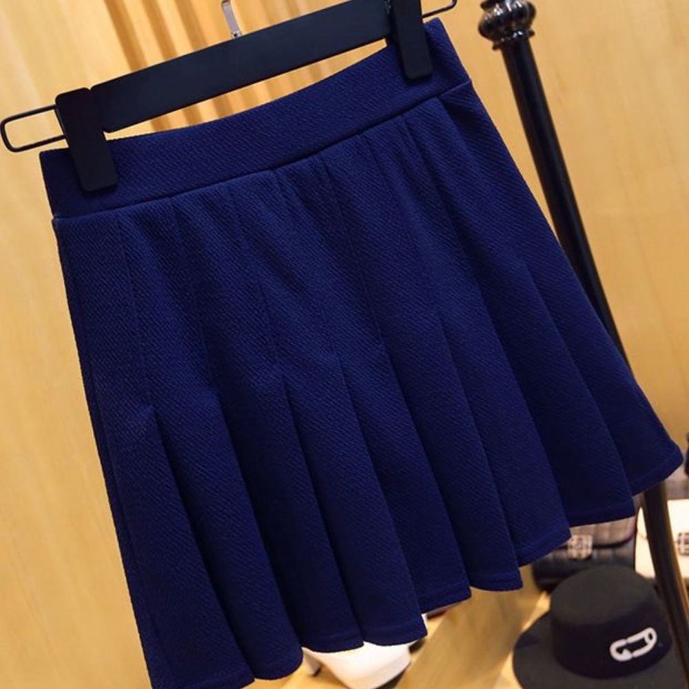 donating soon ! navy blue pleated schoolgirl skirt